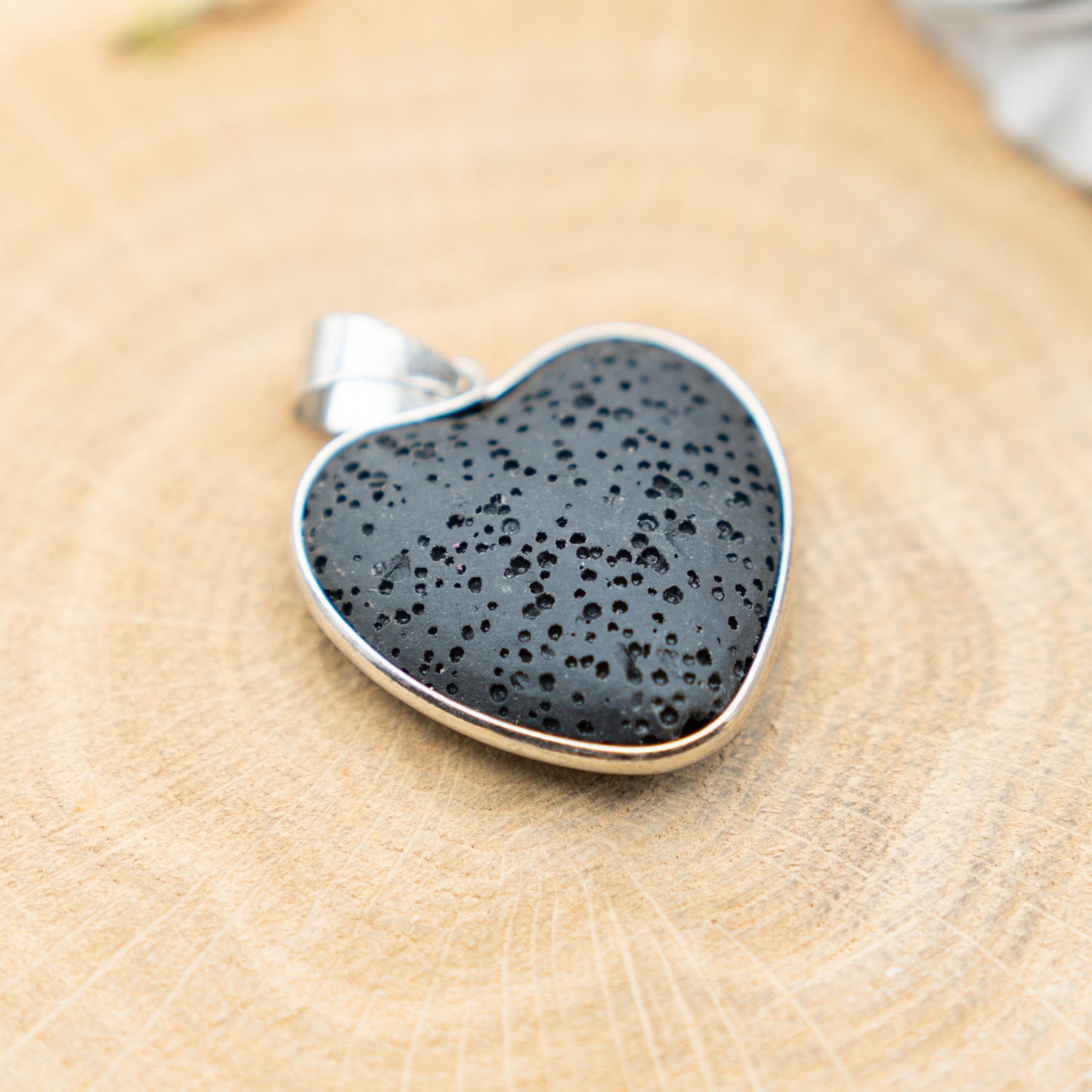 Pierre de Lave - Pendentif en coeur 30 mm